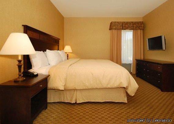 Holiday Inn Express & Suites Milwaukee Nw - Park Place By Ihg Habitación foto